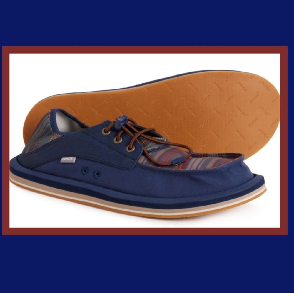 SANUK BOATIE PRINT SHOES.